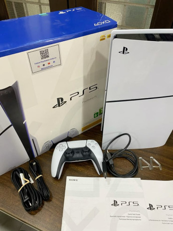 playstation-5-slim-disc-edition-excellent-condition-for-sale-big-0